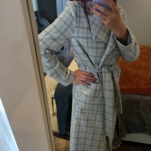 Coat - Picture 3 of 4